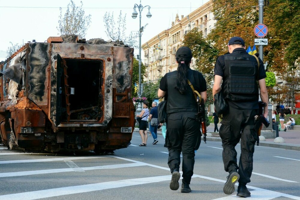 Ziua Independenței Ucrainei, marcată la Kiev printr-o expoziție cu echipament militar rusesc distrus | GALERIE FOTO - Imaginea 6