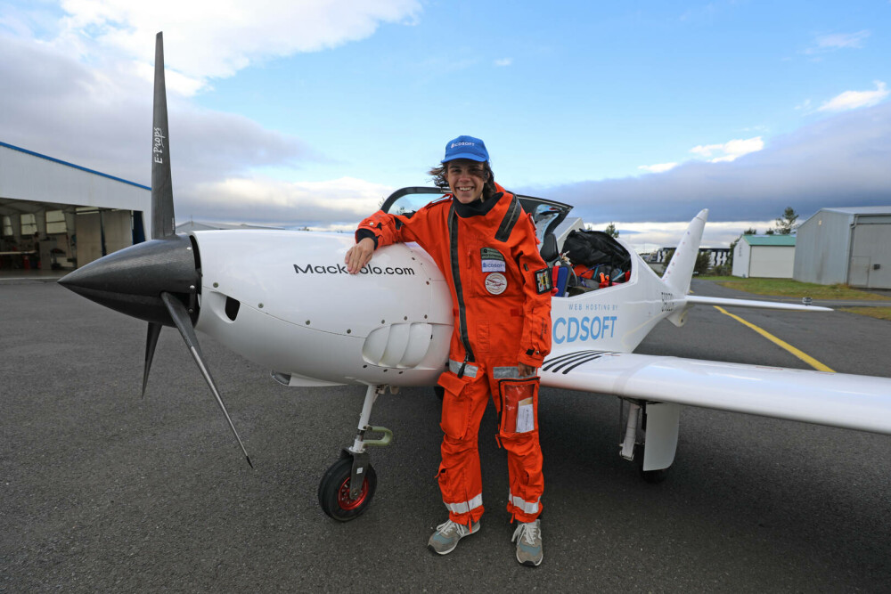 Un adolescent în vârstă de 17 ani a devenit cel mai tânăr om care a zburat singur în jurul lumii | GALERIE FOTO - Imaginea 22