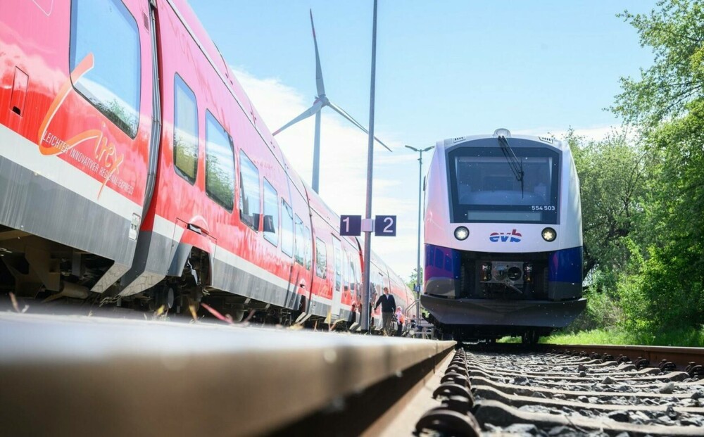 Germania a inaugurat prima flotă de trenuri cu hidrogen din lume. VIDEO ȘI GALERIE FOTO - Imaginea 4