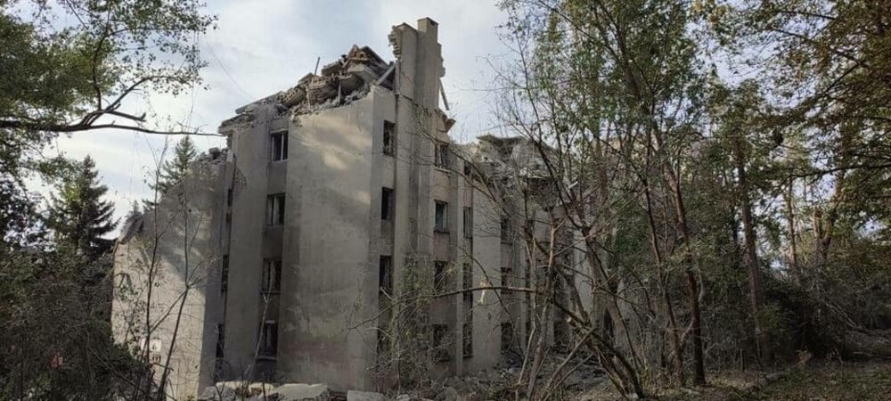 Directorul regional din Lugansk: “200 de ruși, uciși într-un atac cu rachete”. Cum arată zona atacată. GALERIE FOTO - Imaginea 6