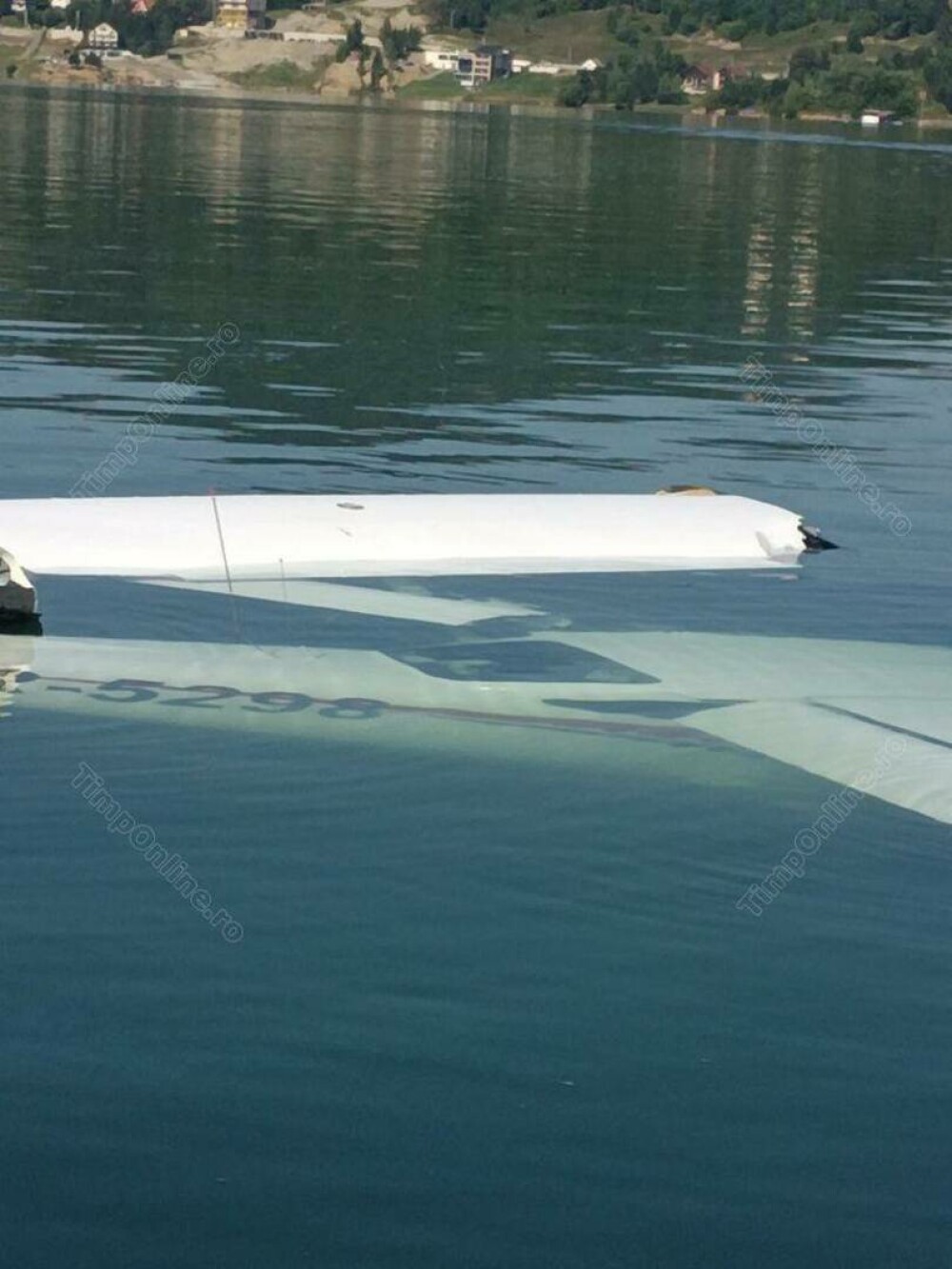 Încă un accident aviatic în România. Un avion ușor s-a prăbușit în lacul Colibița. Pilotul a murit | FOTO - Imaginea 3