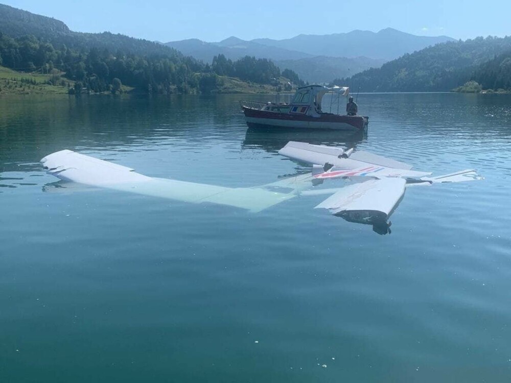 Încă un accident aviatic în România. Un avion ușor s-a prăbușit în lacul Colibița. Pilotul a murit | FOTO - Imaginea 5