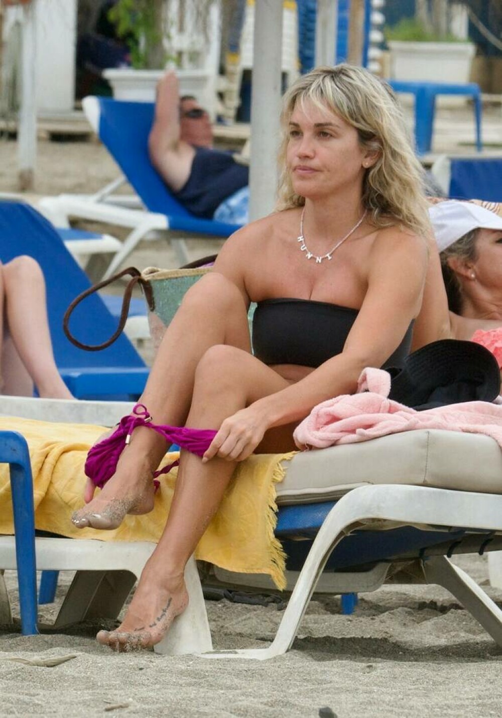 Ashley Roberts, fosta membră „The Pussycat Dolls”, și-a arătat fizicul tonifiat pe o plajă din Marbella | GALERIE FOTO - Imaginea 16