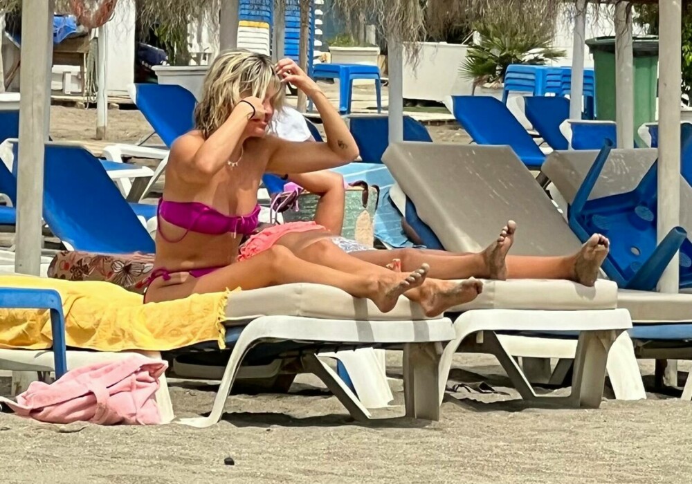 Ashley Roberts, fosta membră „The Pussycat Dolls”, și-a arătat fizicul tonifiat pe o plajă din Marbella | GALERIE FOTO - Imaginea 6