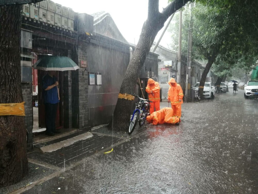 Ploile și inundațiile au semănat dezastru în Beijing și orașele din apropiere. cel puţin 11 morţi şi 27, dispăruţi | FOTO - Imaginea 8