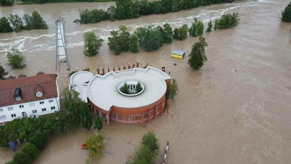 Slovenia, lovită de inundaţii de proporţii „biblice”. Apa a atins 2 metri în unele locuri. VIDEO - Imaginea 2