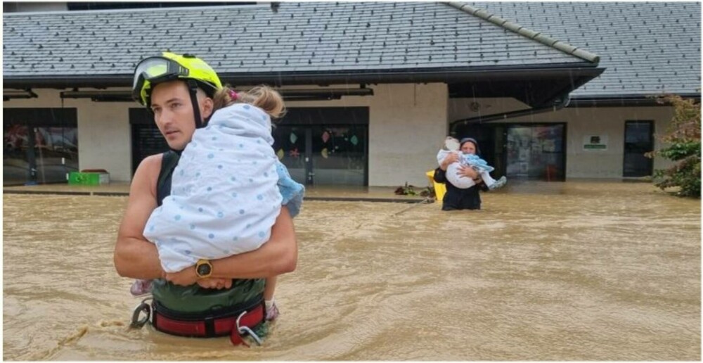 Slovenia, lovită de inundaţii de proporţii „biblice”. Apa a atins 2 metri în unele locuri. VIDEO - Imaginea 4