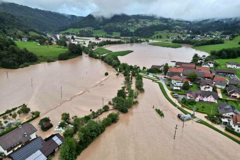 Slovenia, lovită de inundaţii de proporţii „biblice”. Apa a atins 2 metri în unele locuri. VIDEO - Imaginea 5