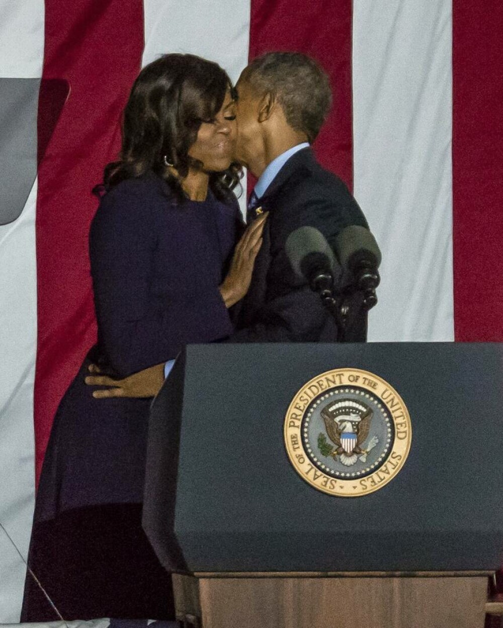 Cum arătau Michelle și Barack Obama în tinerețe. Fostul președinte a împlinit 62 de ani. GALERIE FOTO - Imaginea 16