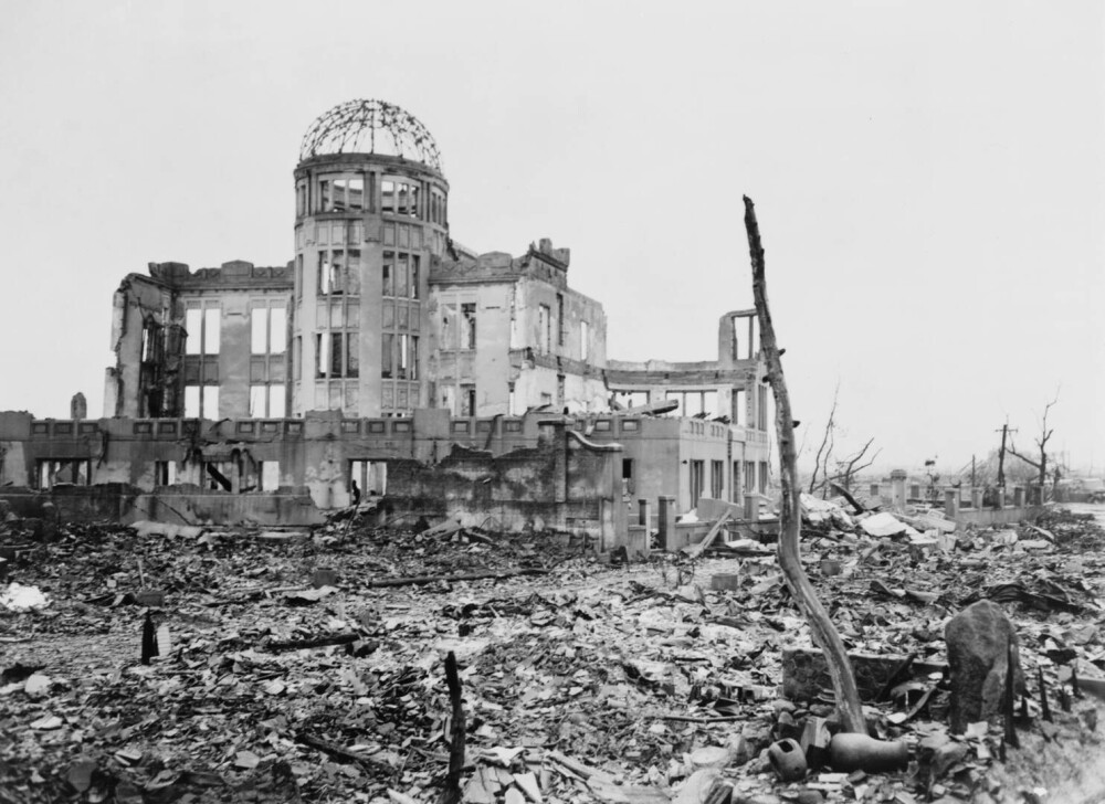 78 de ani de la bombardamentele atomice de la Hiroshima. Primarul îndeamnă eliminarea completă a armelor nucleare. FOTO - Imaginea 1