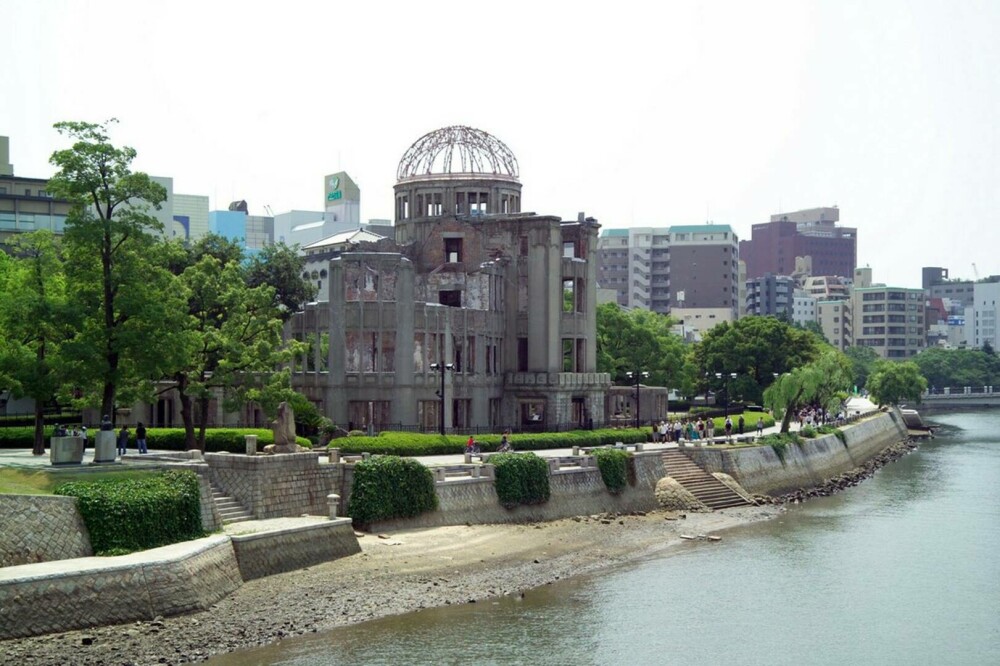 78 de ani de la bombardamentele atomice de la Hiroshima. Primarul îndeamnă eliminarea completă a armelor nucleare. FOTO - Imaginea 9