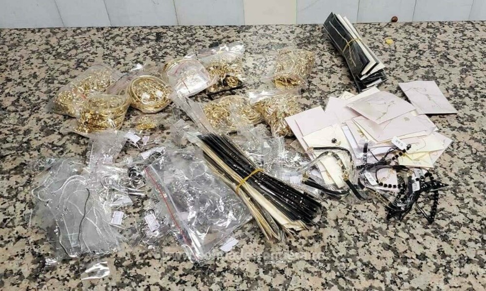 Ce au găsit polițiștii pe Aeroportul Otopeni în pungile cu cereale ale unor românce care voiau să ajungă în Turcia - Imaginea 3