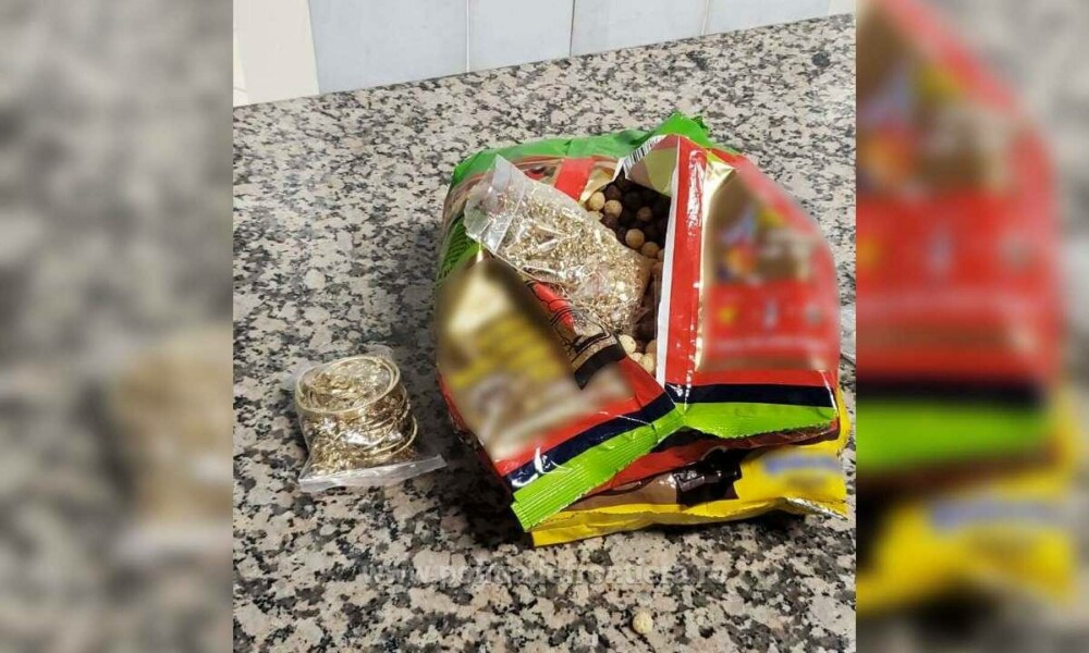 Ce au găsit polițiștii pe Aeroportul Otopeni în pungile cu cereale ale unor românce care voiau să ajungă în Turcia - Imaginea 2