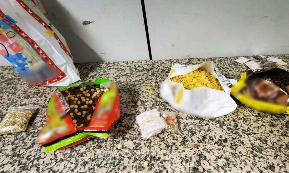 Ce au găsit polițiștii pe Aeroportul Otopeni în pungile cu cereale ale unor românce care voiau să ajungă în Turcia - Imaginea 1