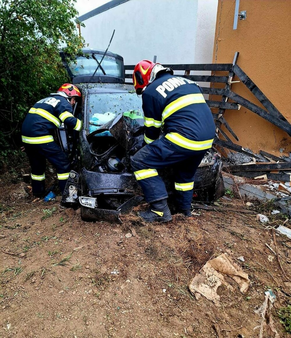 Accident cu patru victime în judeţul Giurgiu. Printre persoanele rănite se numără și un copil de 5 ani | FOTO - Imaginea 2