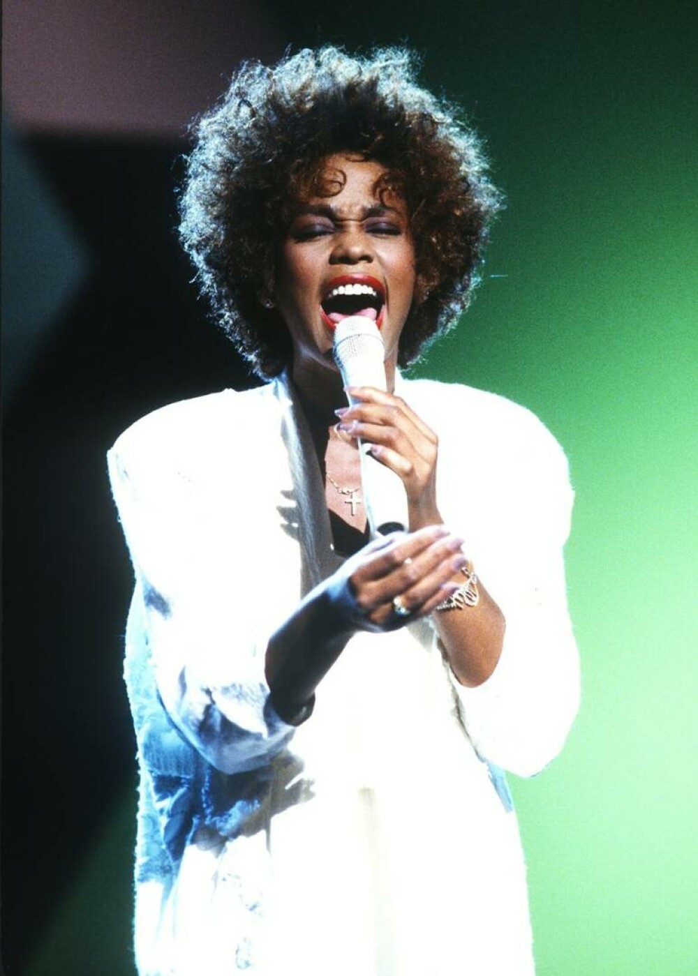 Whitney Houston ar fi împlinit 60 de ani pe 9 august 2023. Viața artistei care a murit accidental la 48 de ani. GALERIE FOTO - Imaginea 5