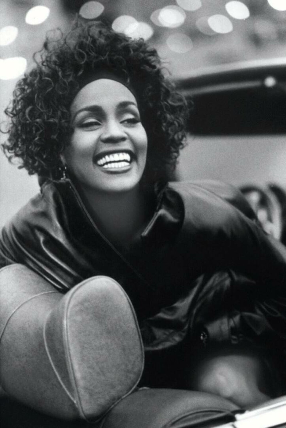 Whitney Houston ar fi împlinit 60 de ani pe 9 august 2023. Viața artistei care a murit accidental la 48 de ani. GALERIE FOTO - Imaginea 9