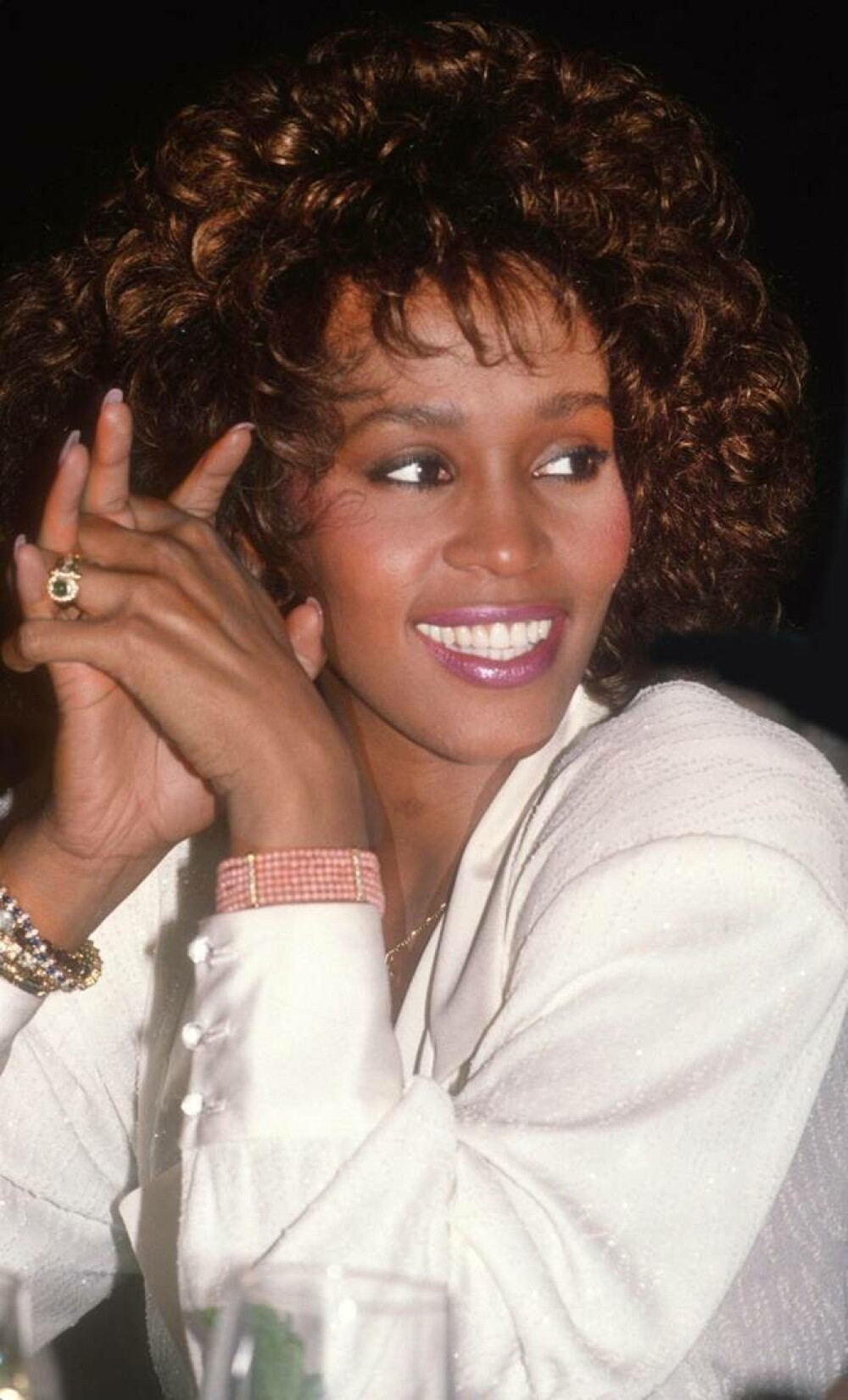 Whitney Houston ar fi împlinit 60 de ani pe 9 august 2023. Viața artistei care a murit accidental la 48 de ani. GALERIE FOTO - Imaginea 11