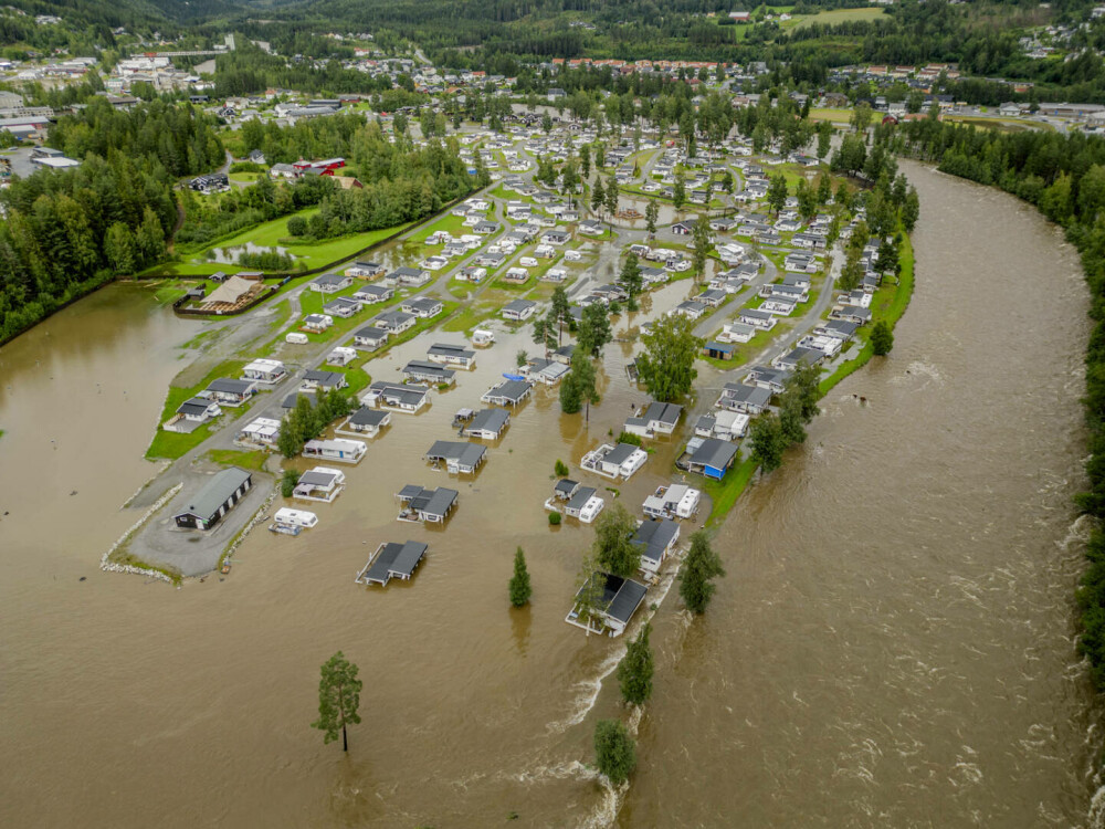 Mii de persoane, evacuate din Norvegia măturată de inundații. „Ne aflăm într-o situaţie de urgenţă de dimensiuni naţionale” - Imaginea 4