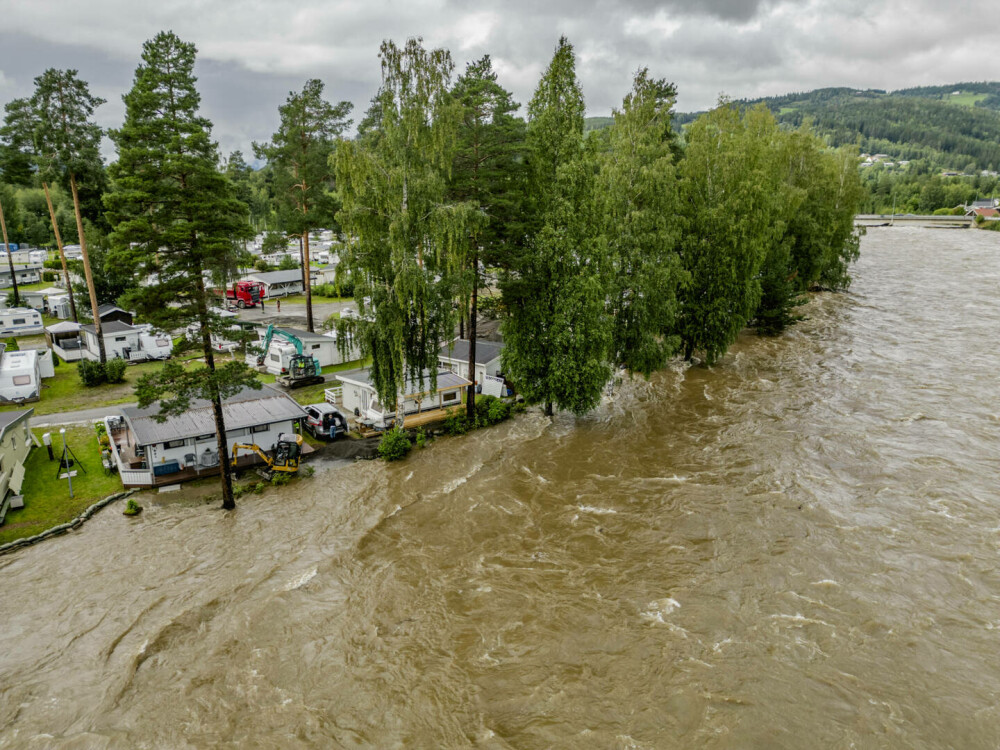 Mii de persoane, evacuate din Norvegia măturată de inundații. „Ne aflăm într-o situaţie de urgenţă de dimensiuni naţionale” - Imaginea 7