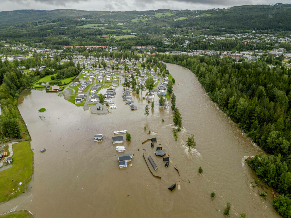 Mii de persoane, evacuate din Norvegia măturată de inundații. „Ne aflăm într-o situaţie de urgenţă de dimensiuni naţionale” - Imaginea 8