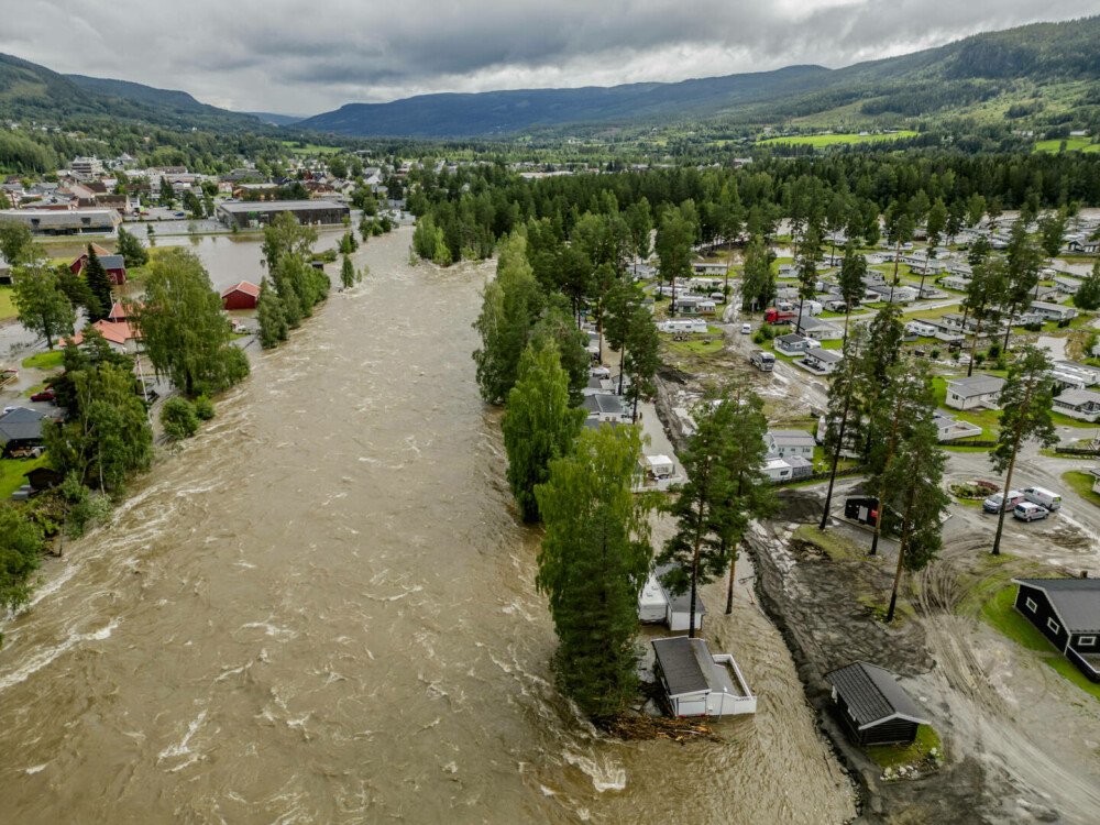 Mii de persoane, evacuate din Norvegia măturată de inundații. „Ne aflăm într-o situaţie de urgenţă de dimensiuni naţionale” - Imaginea 12