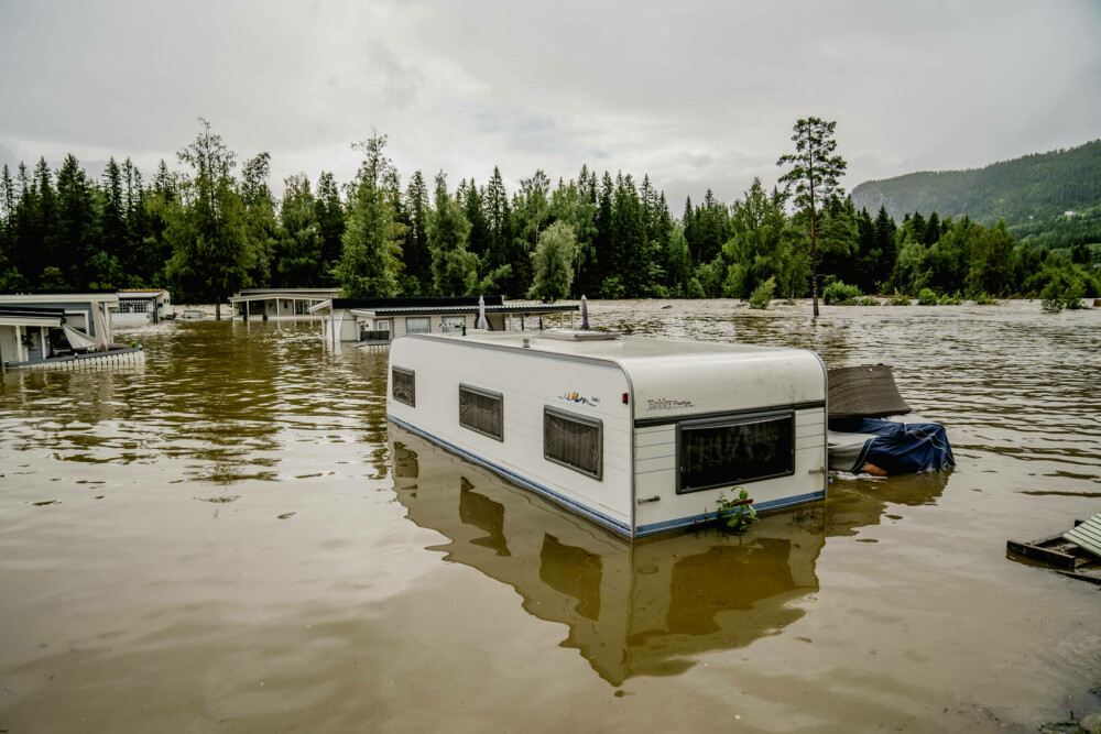 Mii de persoane, evacuate din Norvegia măturată de inundații. „Ne aflăm într-o situaţie de urgenţă de dimensiuni naţionale” - Imaginea 15