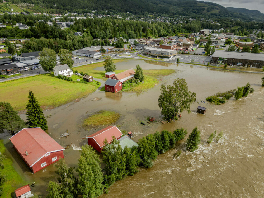 Mii de persoane, evacuate din Norvegia măturată de inundații. „Ne aflăm într-o situaţie de urgenţă de dimensiuni naţionale” - Imaginea 22