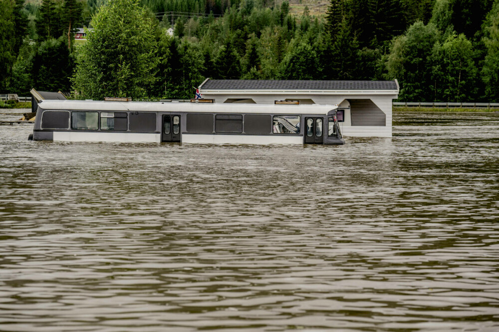 Mii de persoane, evacuate din Norvegia măturată de inundații. „Ne aflăm într-o situaţie de urgenţă de dimensiuni naţionale” - Imaginea 34