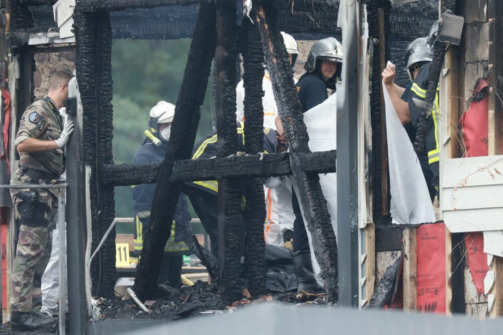 11 persoane au murit într-un incendiu izbucnit la o casă de vacanţă pentru persoane cu dizabilităţi, în Franţa. FOTO - Imaginea 4