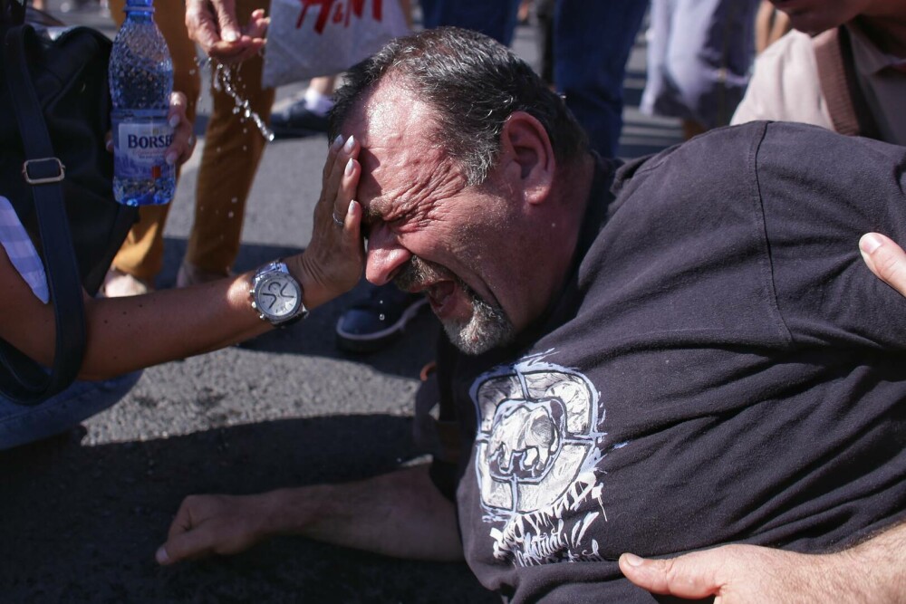 Manifestație în Piaţa Victoriei la cinci ani de la evenimetele din 10 august 2018. „Înlăcrimaţi, dar nu de la gaze” | FOTO - Imaginea 10