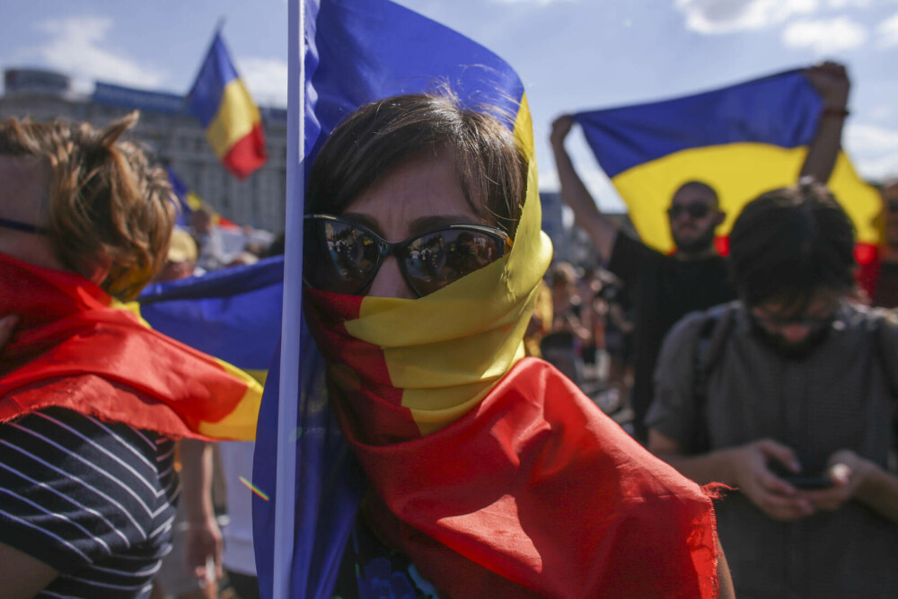 Manifestație în Piaţa Victoriei la cinci ani de la evenimetele din 10 august 2018. „Înlăcrimaţi, dar nu de la gaze” | FOTO - Imaginea 7