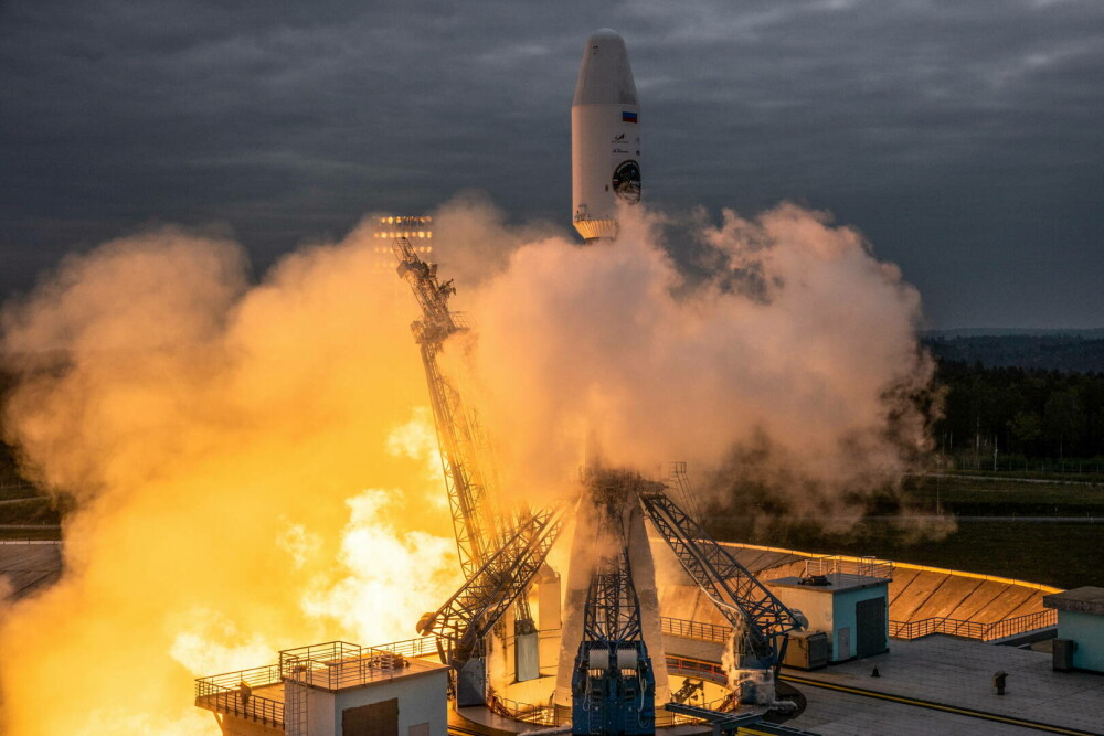 Rusia a lansat prima sa misiune pe Lună după aproape o jumătate de secol. Vor depozitele de apă GALERIE FOTO & VIDEO - Imaginea 7