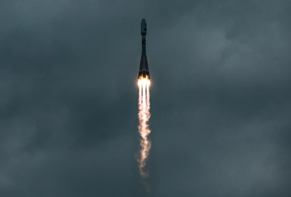 Rusia a lansat prima sa misiune pe Lună după aproape o jumătate de secol. Vor depozitele de apă GALERIE FOTO & VIDEO - Imaginea 28