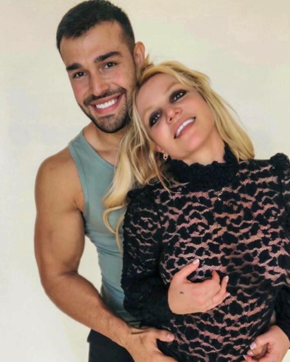 Cum a fost surprinsă Britney Spears după două zile de la divorțul de Sam Asghari. „Nu mai puteam suporta durerea” | FOTO - Imaginea 12