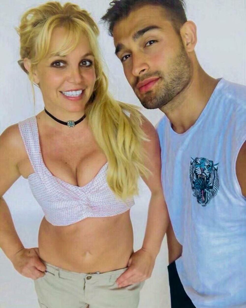 Cum a fost surprinsă Britney Spears după două zile de la divorțul de Sam Asghari. „Nu mai puteam suporta durerea” | FOTO - Imaginea 8