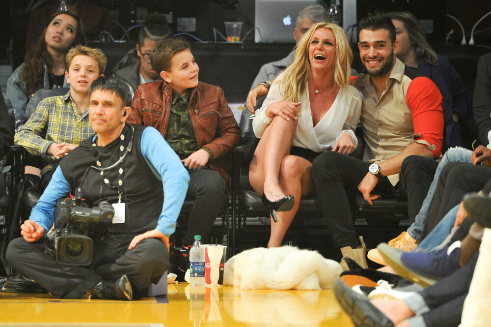 Cum a fost surprinsă Britney Spears după două zile de la divorțul de Sam Asghari. „Nu mai puteam suporta durerea” | FOTO - Imaginea 6