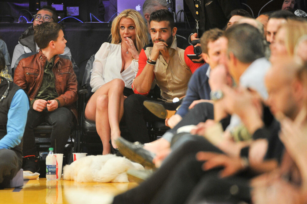 Cum a fost surprinsă Britney Spears după două zile de la divorțul de Sam Asghari. „Nu mai puteam suporta durerea” | FOTO - Imaginea 5