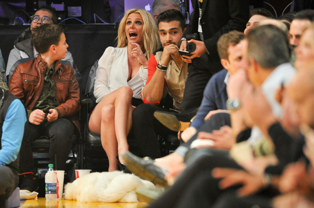 Cum a fost surprinsă Britney Spears după două zile de la divorțul de Sam Asghari. „Nu mai puteam suporta durerea” | FOTO - Imaginea 4