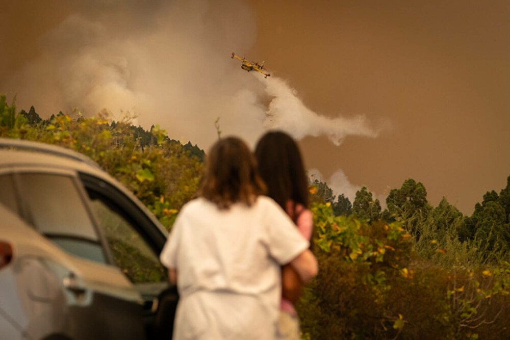 Tenerife este afectată de cele mai grave incendii din ultimii 40 de ani. „Cred că focurile au fost puse intenţionat” - Imaginea 3