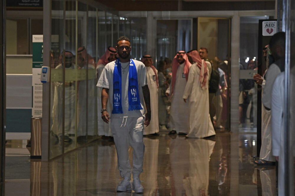 Neymar a fost primit ca un rege în Arabia Saudită, în ajunul prezentării la Al-Hilal. FOTO - Imaginea 1