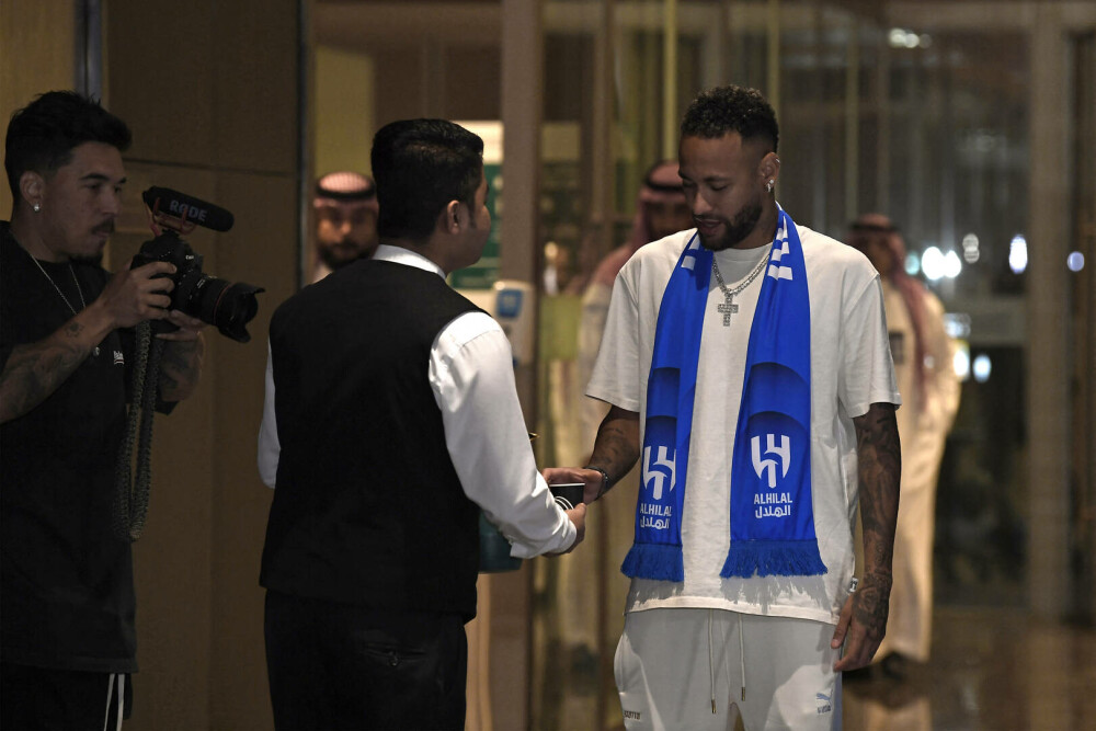 Neymar a fost primit ca un rege în Arabia Saudită, în ajunul prezentării la Al-Hilal. FOTO - Imaginea 7