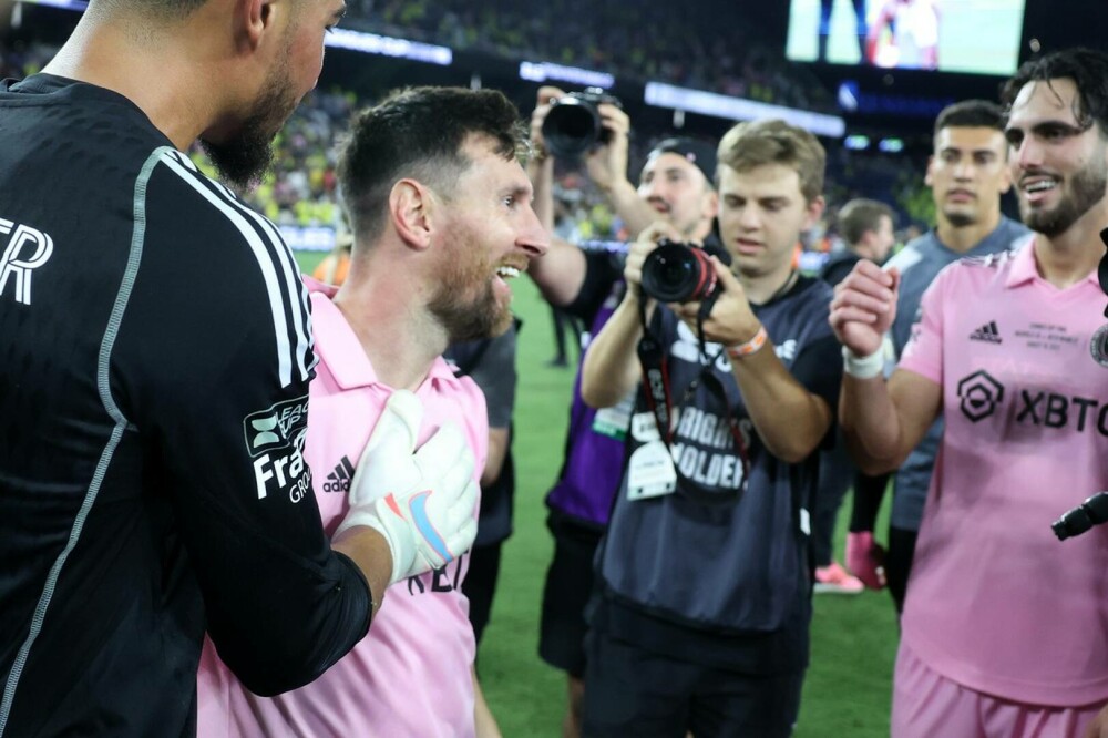Un Messi ”magic” aduce primul trofeu pentru Inter Miami. Argentinianul a ajuns la 44 de trofee în carieră, un record. FOTO - Imaginea 15