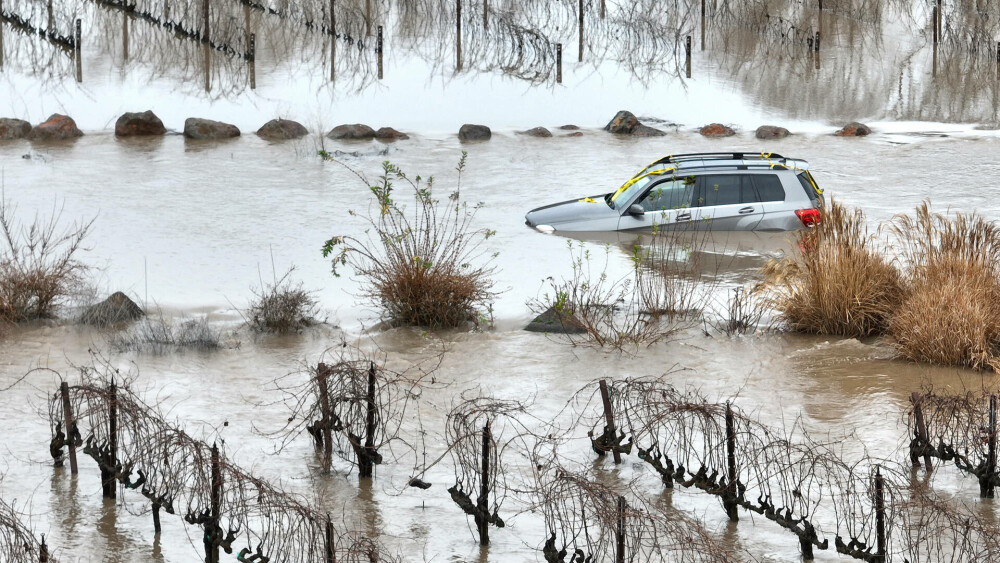 Atenţionare de călătorie pentru SUA: Stare de urgenţă în sudul statului California, din cauza furtunii tropicale Hillary - Imaginea 11