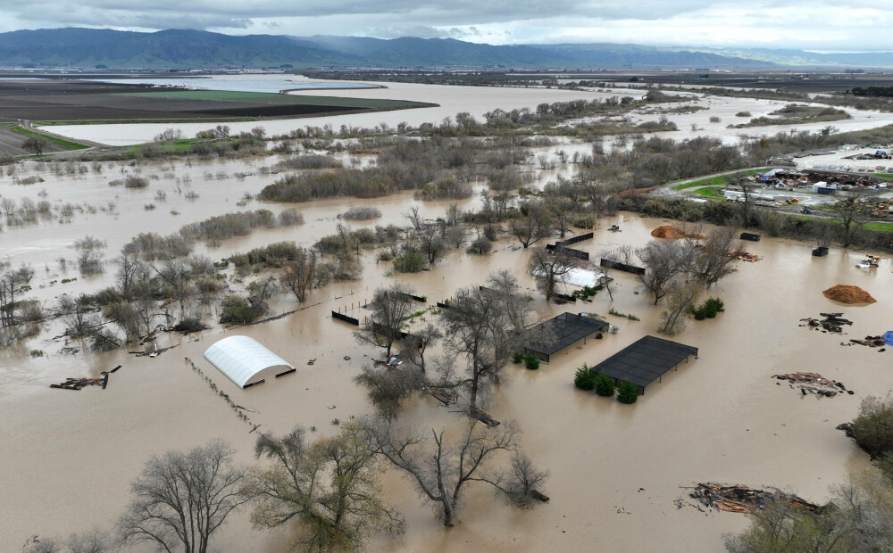 Atenţionare de călătorie pentru SUA: Stare de urgenţă în sudul statului California, din cauza furtunii tropicale Hillary - Imaginea 14