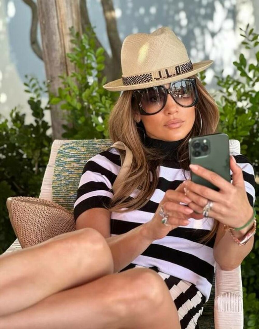 Jennifer Lopez a făcut furori pe Instagram. Cum s-a lăsat fotografiată artista | GALERIE FOTO - Imaginea 12