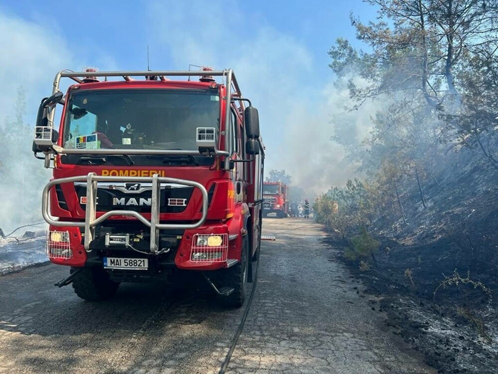 Pompierii români continuă să îi ajute pe cei eleni în stingerea unui incendiu de pădure. FOTO - Imaginea 7