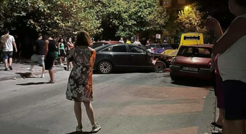 O șoferiță de 26 de ani, băută și drogată cu trei substanţe interzise, a făcut prăpăd pe o stradă din Slatina. FOTO - Imaginea 2