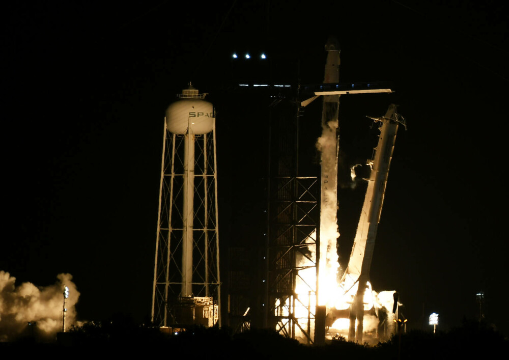 NASA şi SpaceX au trimis un echipaj spre Staţia Spaţială Internaţională. Momentul decolării | FOTO - Imaginea 5