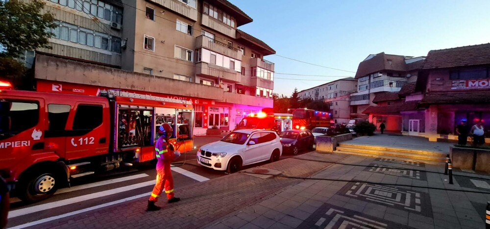 Explozie la o pizzerie din Pașcani. Locatarii unui bloc au fost evacuați de urgență. O persoană a fost rănită | FOTO - Imaginea 9